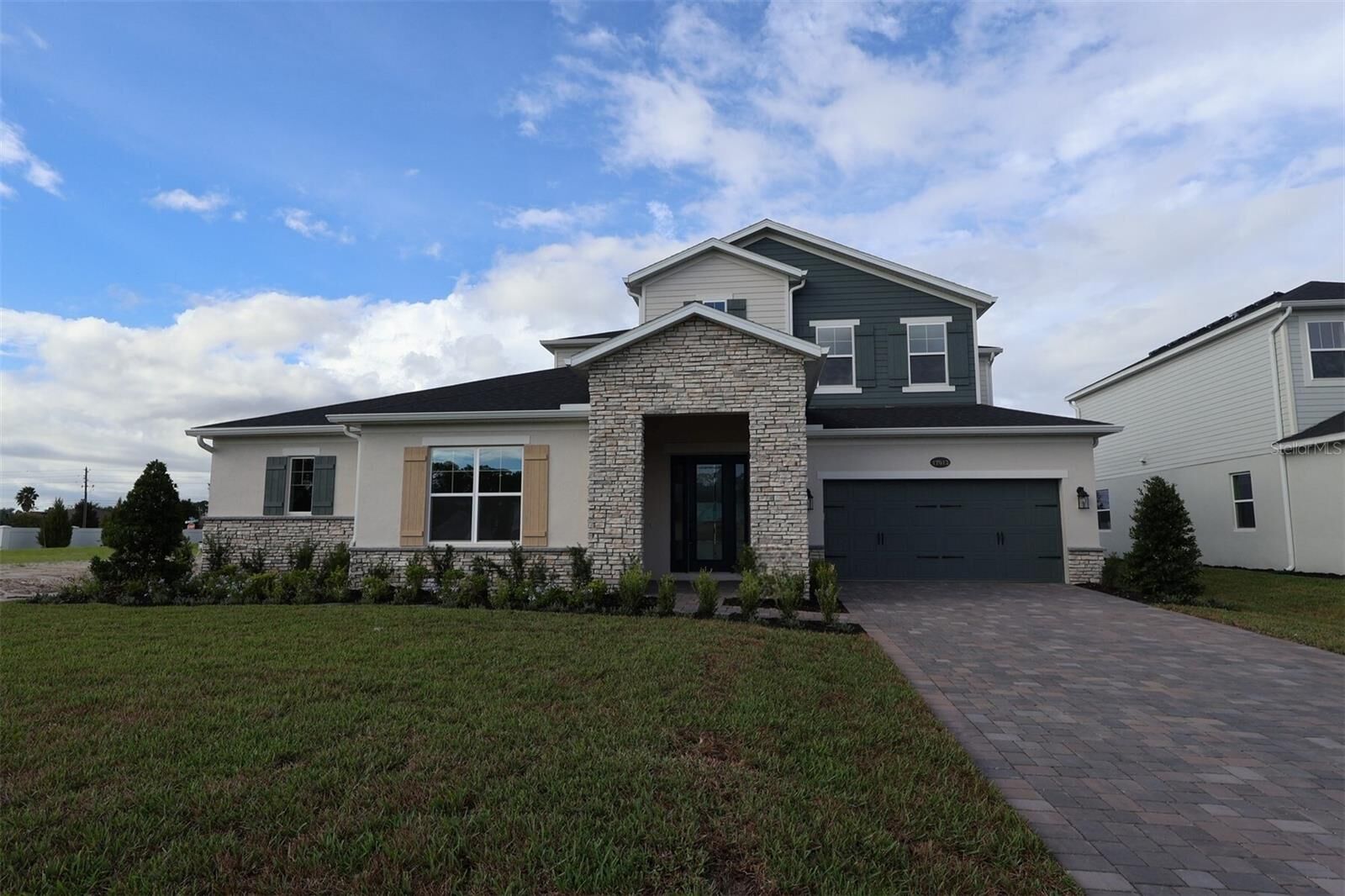 Property Photo: 17013 Overstory Road FL 32820