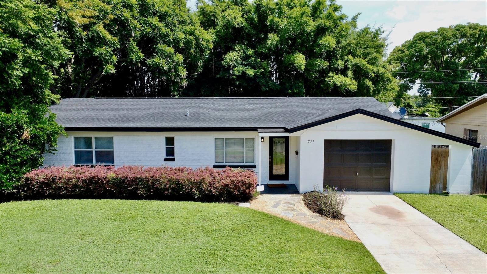 Property Photo: 737 Alfred Drive FL 32810