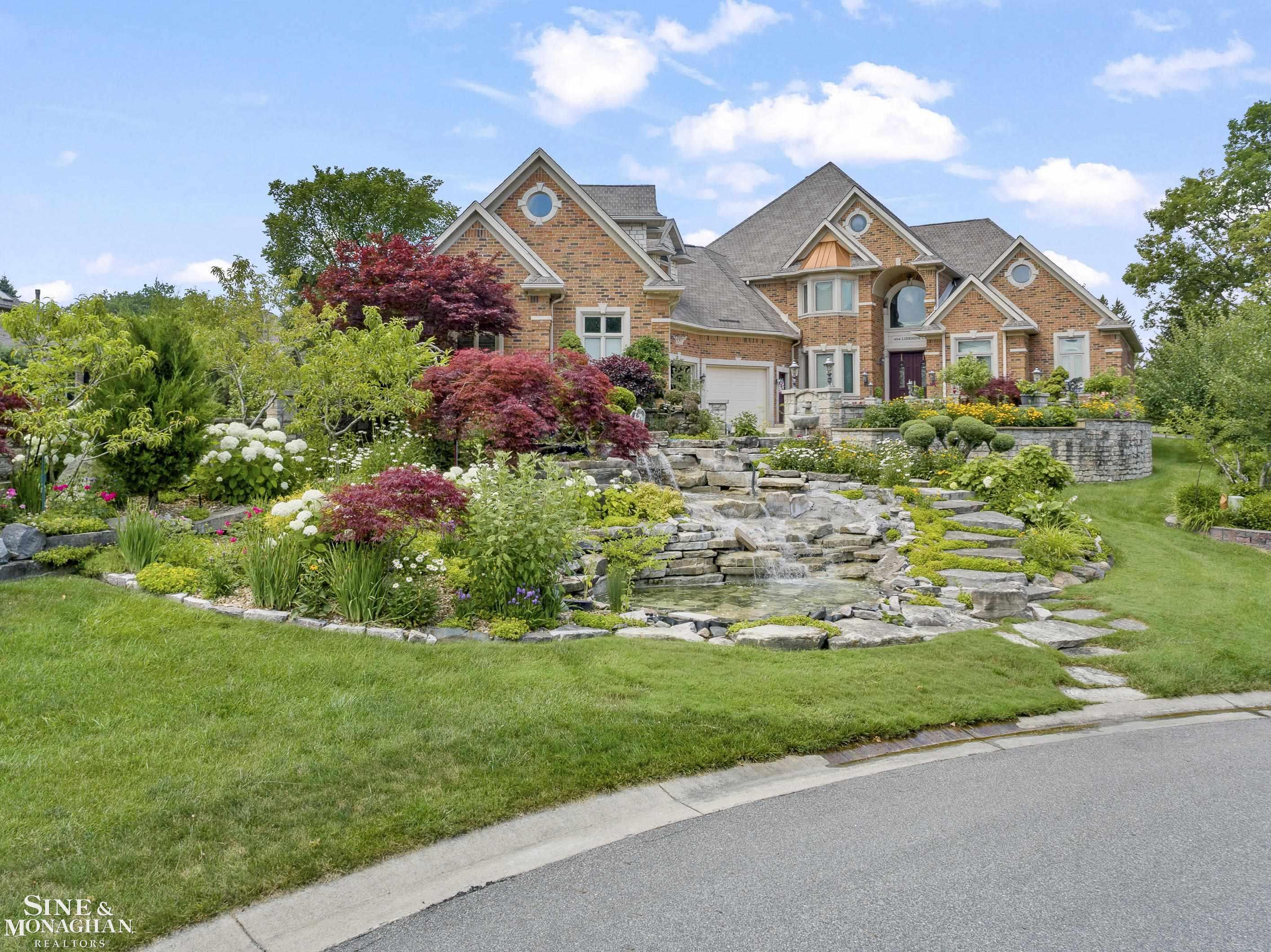 Property Photo: 404 Linkside Court MI 48079