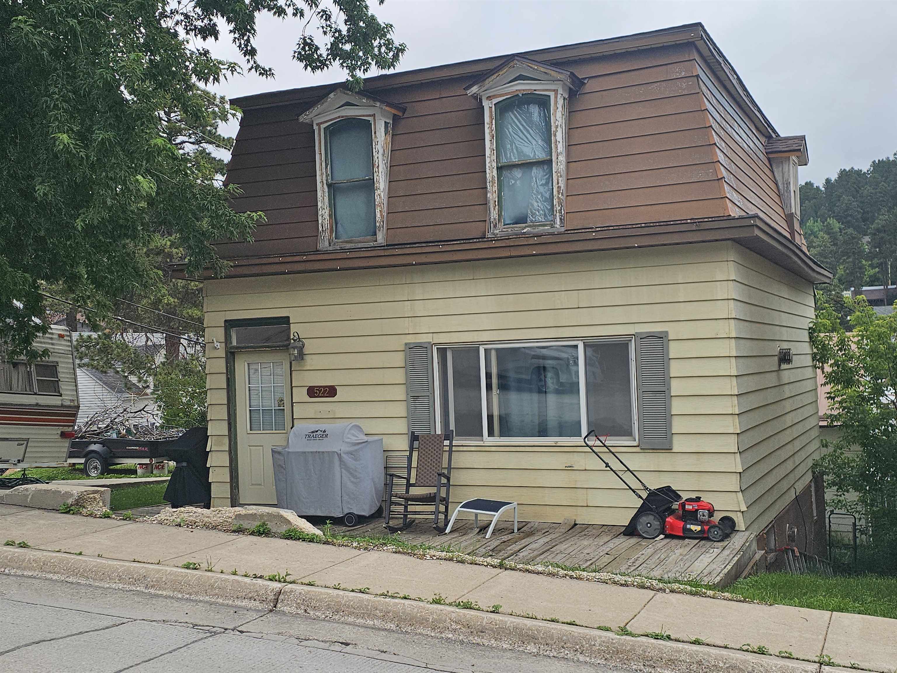 Property Photo: 522 McQuillan Avenue SD 57754