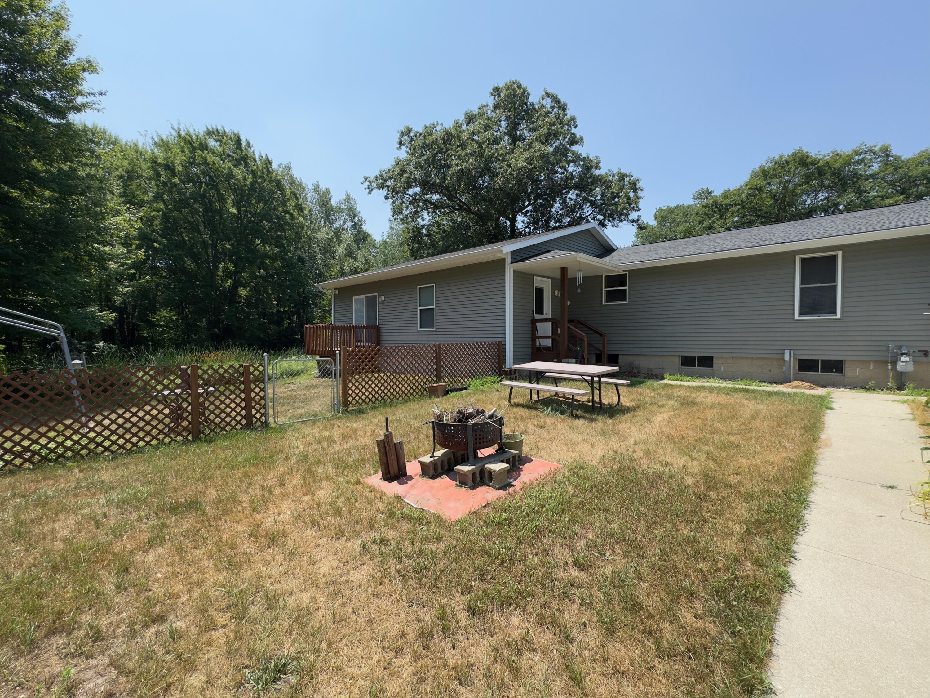 Property Photo: 3855 E Sternberg Road MI 49415