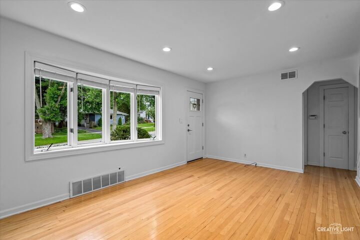 Property Photo: 315 S Park Street IL 60559