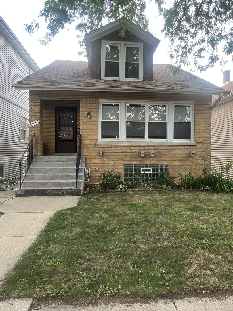 Property Photo: 5837 N Marmora Avenue IL 60646