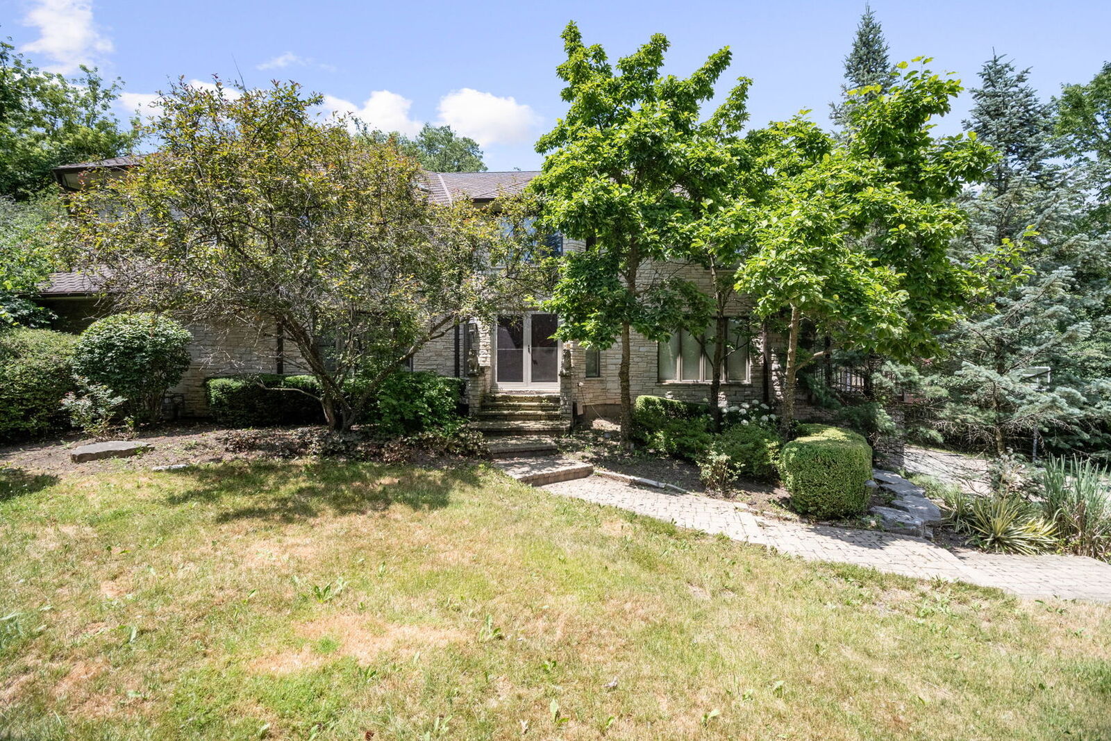 Property Photo:  4 Keri Lane  IL 60527 