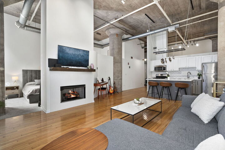 Property Photo: 360 W Illinois Street 2C IL 60654