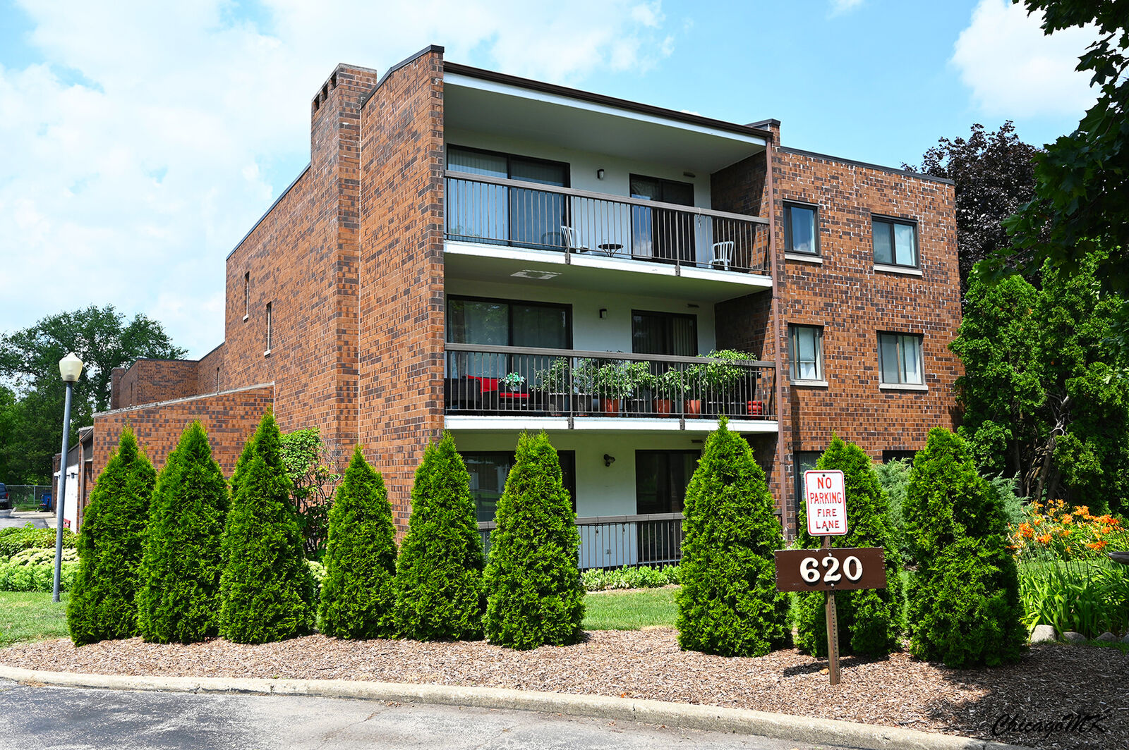 Property Photo: 620 S York Road 101 IL 60106
