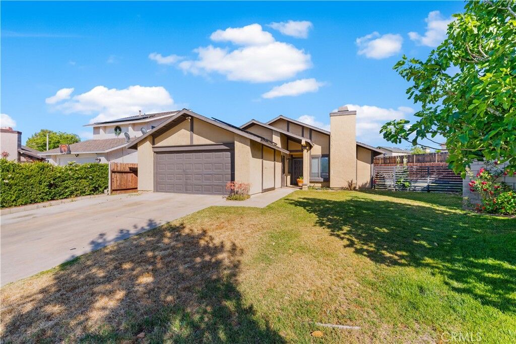 Property Photo: 4846 Karling Place CA 93552
