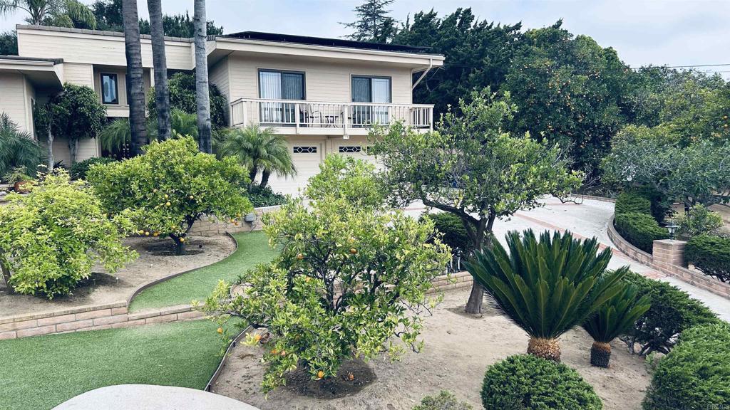 Property Photo:  1440 Via Valente  CA 92029 