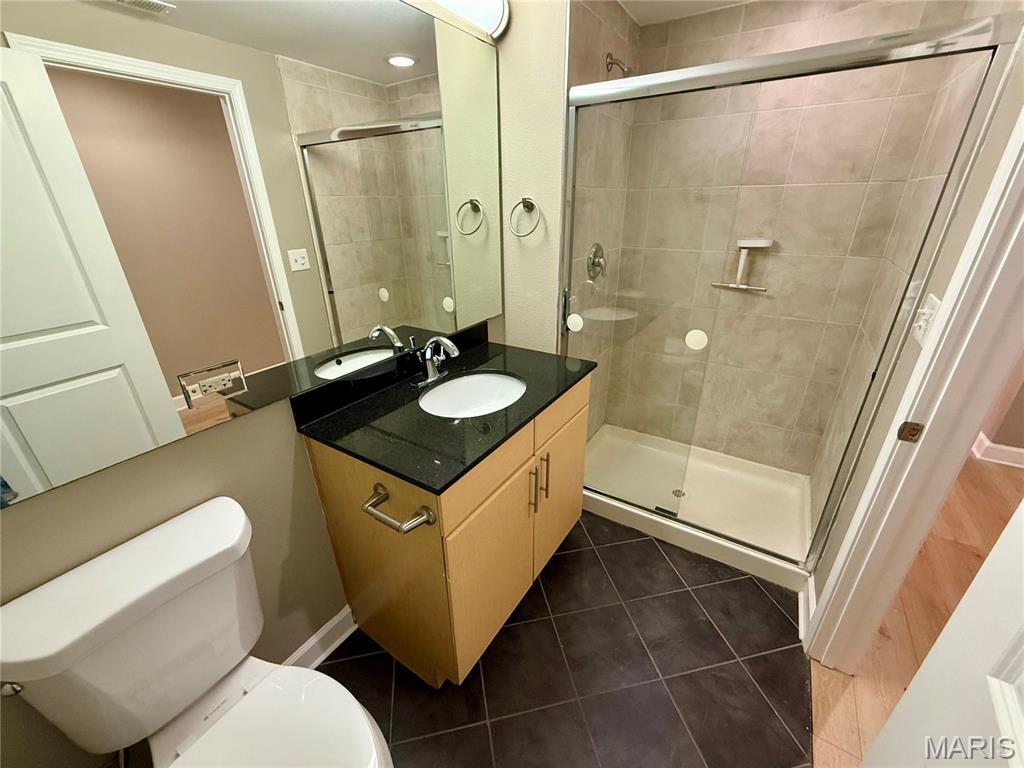 Property Photo: 5696 Kingsbury Avenue 106 MO 63112