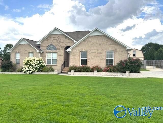 Property Photo: 17134 Glaze Road AL 35611