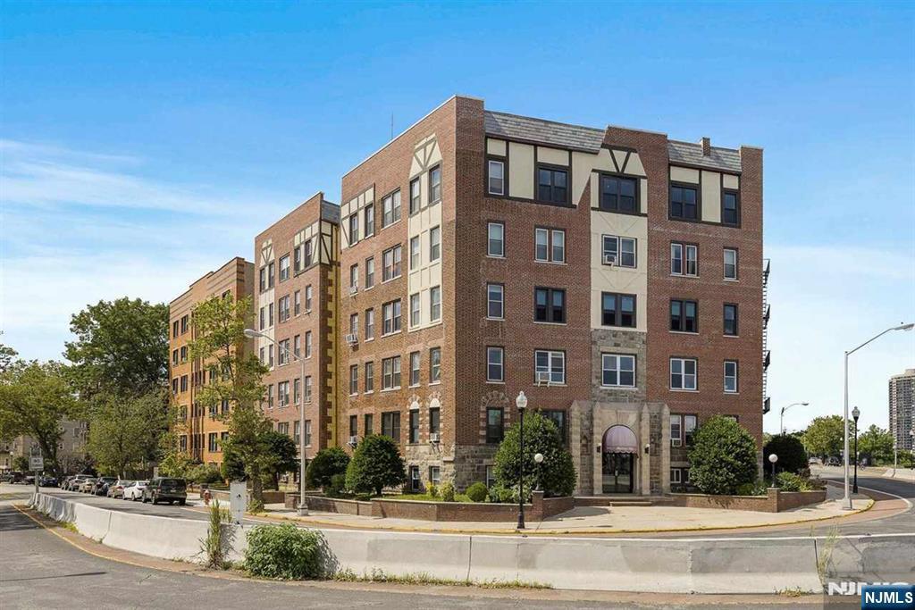 Property Photo:  7435 Boulevard East 28  NJ 07047 