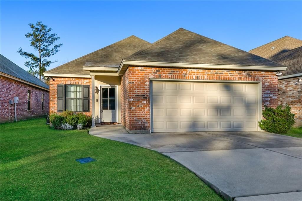 Property Photo:  120 Mirabeau Place  LA 70448 