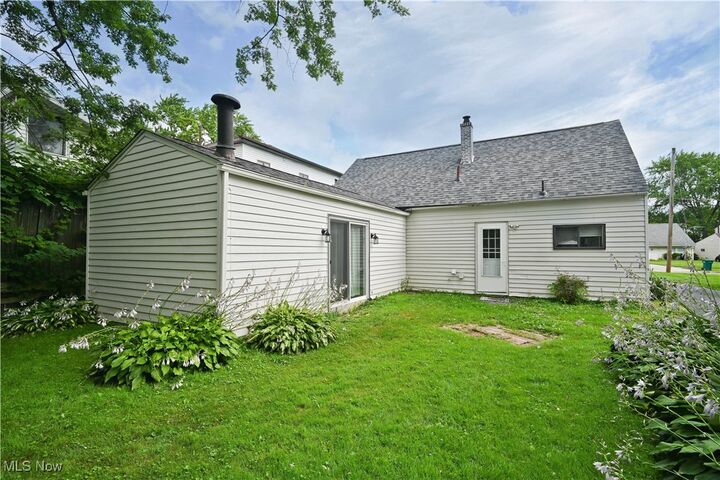 Property Photo: 446 S Edgehill Avenue OH 44515