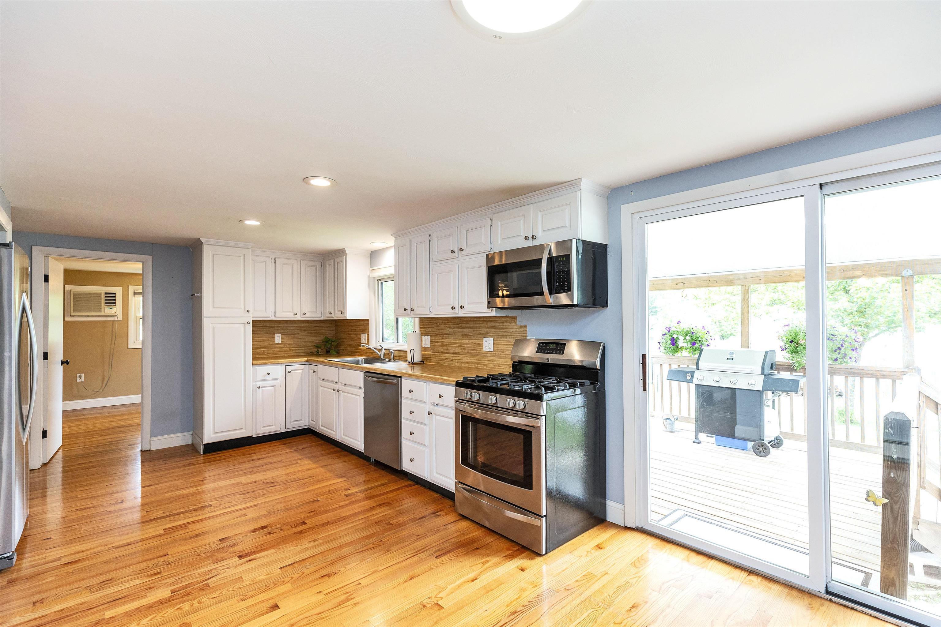 Property Photo: 75 Melendy Road NH 03051