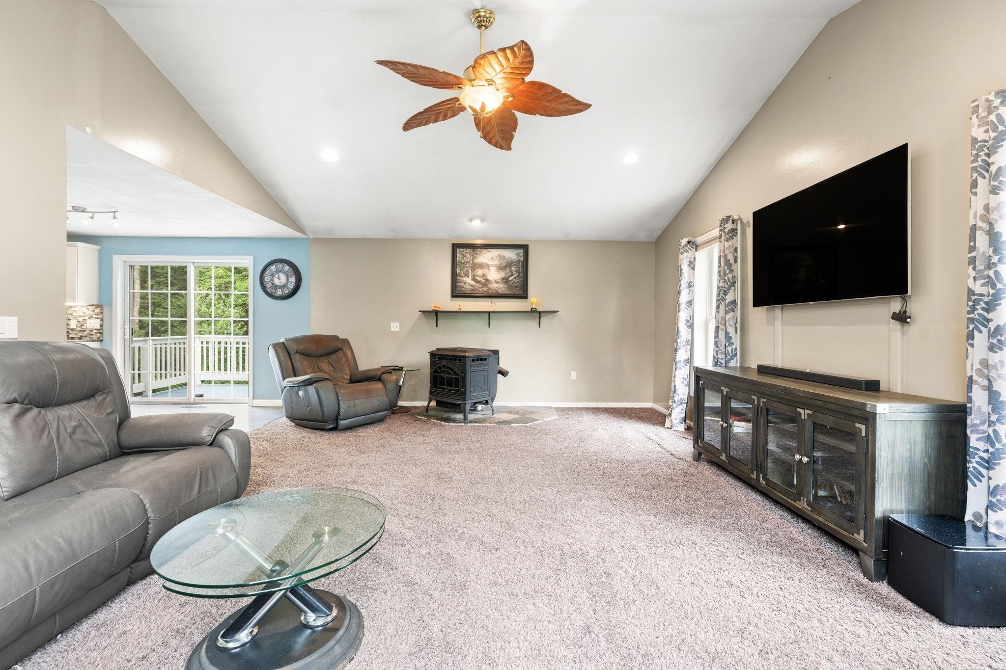Property Photo: 28 Mammoth Road NH 03053