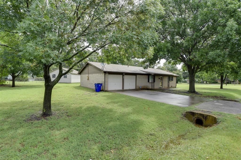Property Photo: 807 North Street TX 76063
