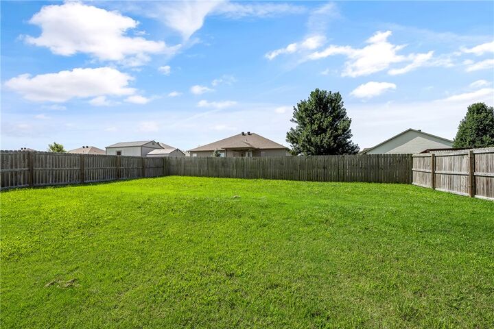 Property Photo:  1571 Edinburgh Drive  AR 72719 