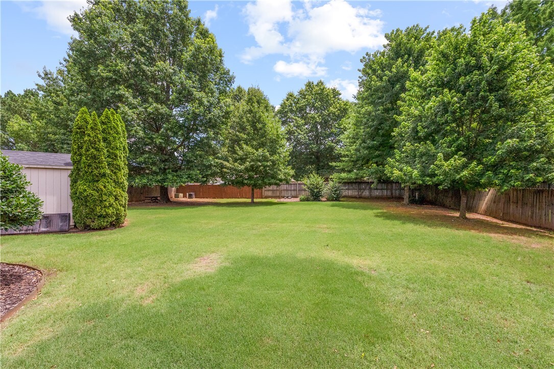 Property Photo:  1932 N Hartford Drive  AR 72701 