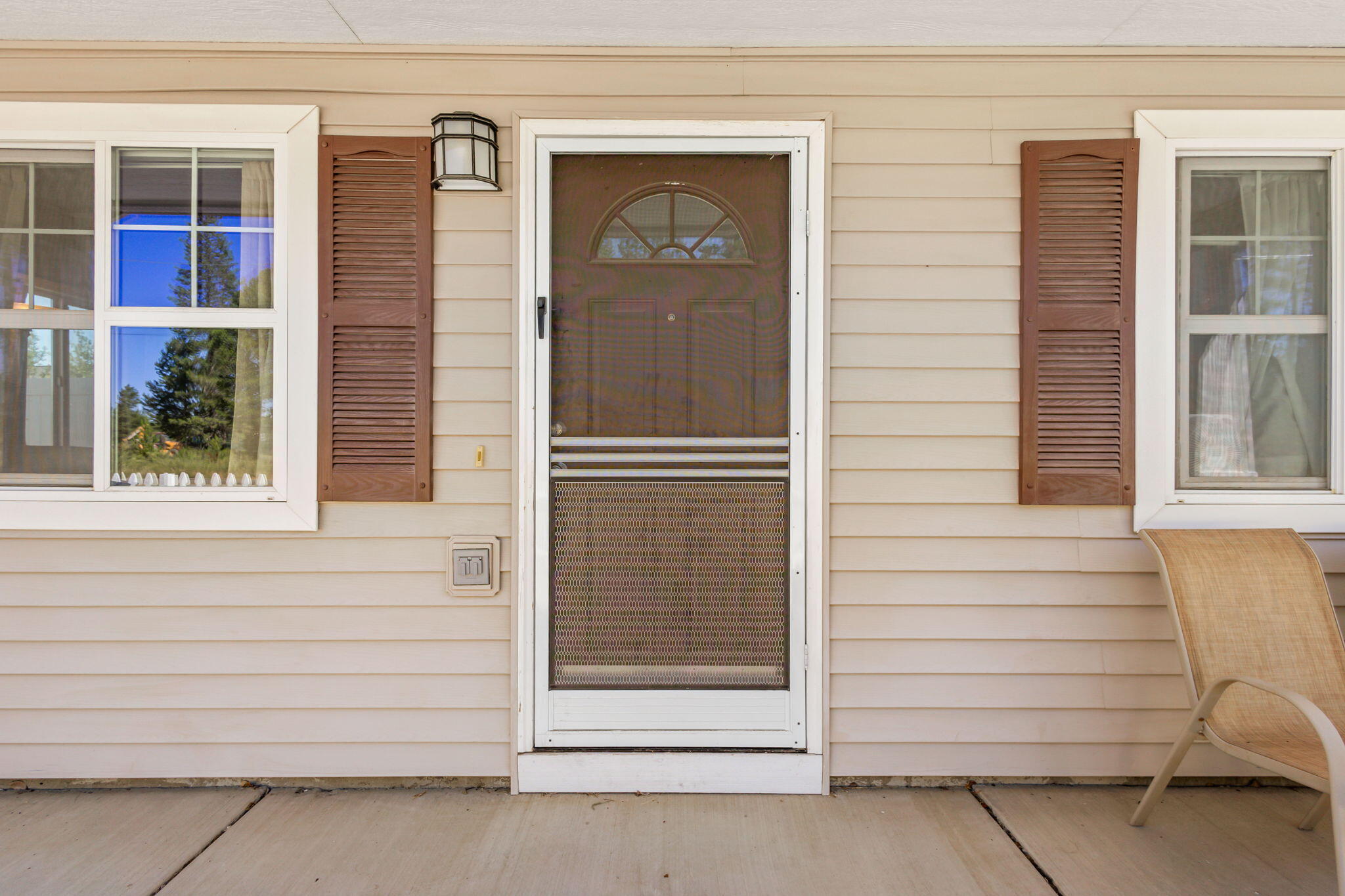 Property Photo:  16685 William Foss Road  OR 97739 