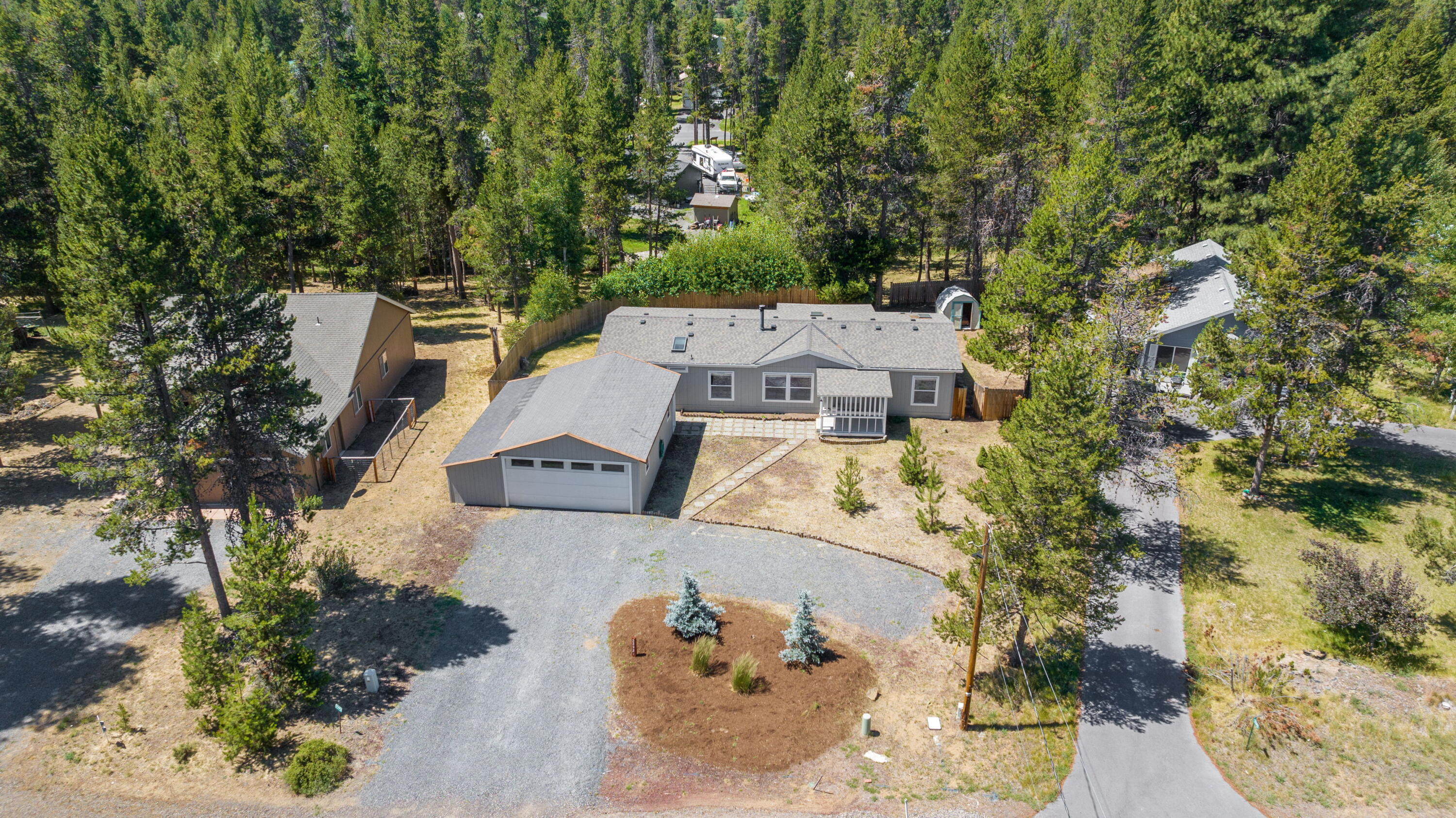 Property Photo: 55951 Snow Goose Road OR 97707