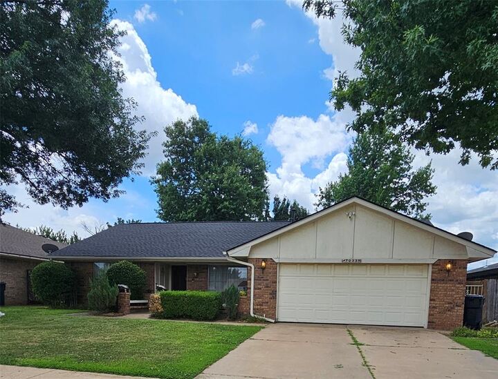 7033 S Harvey Avenue  Oklahoma City OK 73139 photo