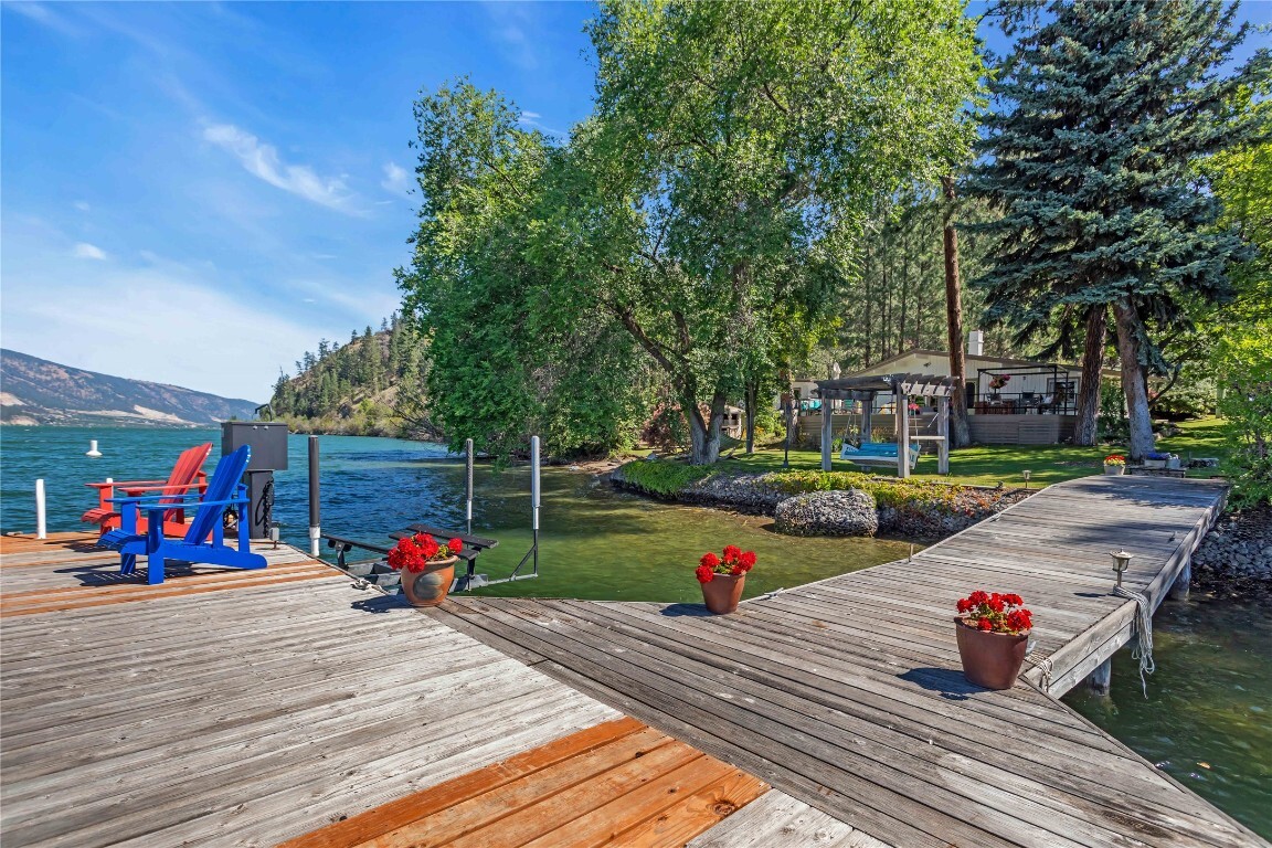 Photo de la propriété: 12110 Trewhitt Road W BC V4V 2A6