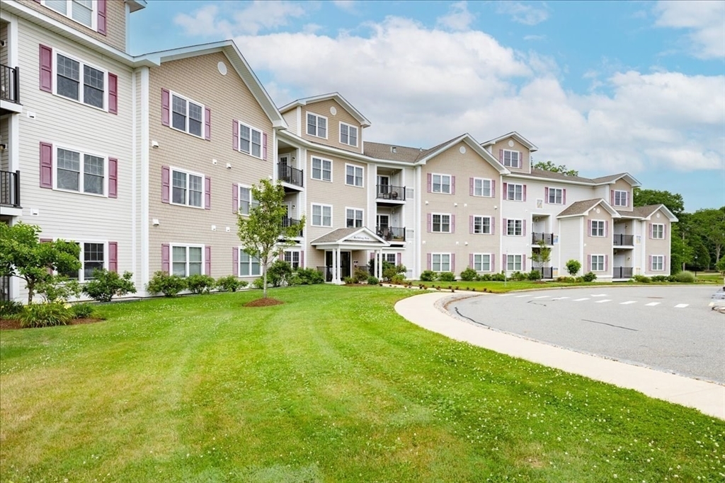 Property Photo:  360 Andover 2304  MA 01923 