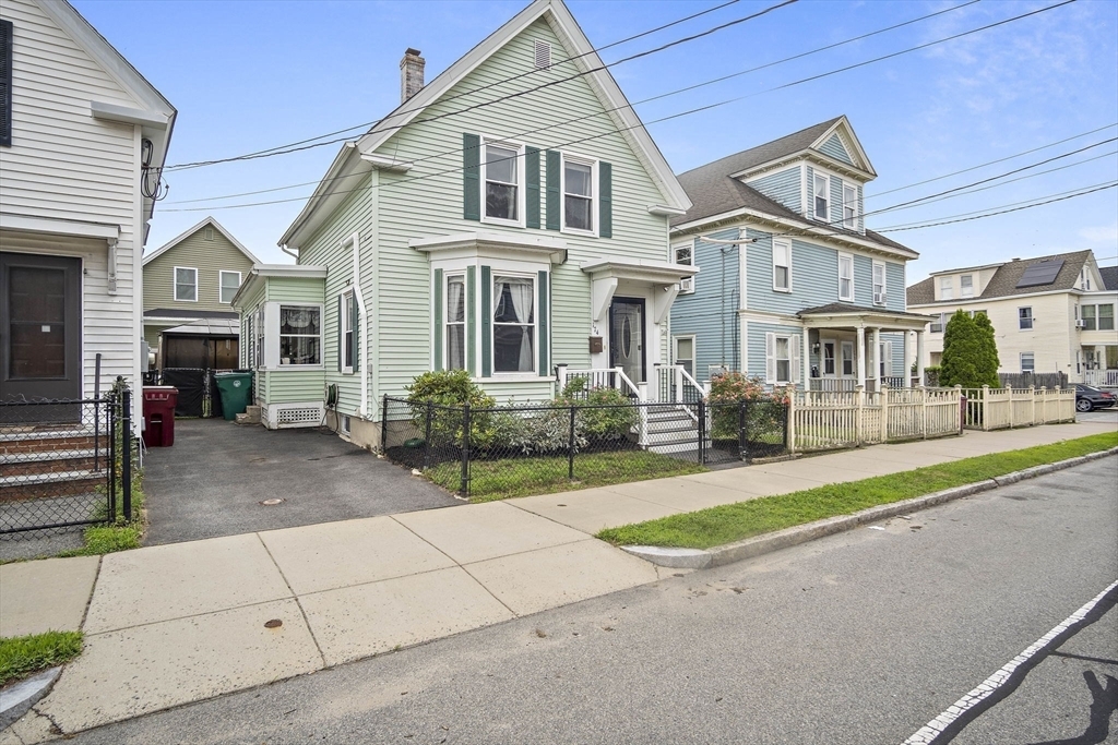 Property Photo:  174 W 6th St  MA 01850 