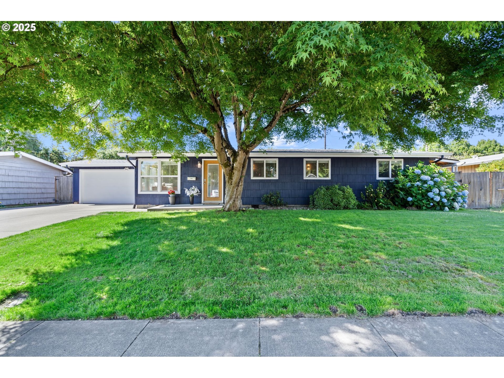 Property Photo: 11570 SW 14th St OR 97005