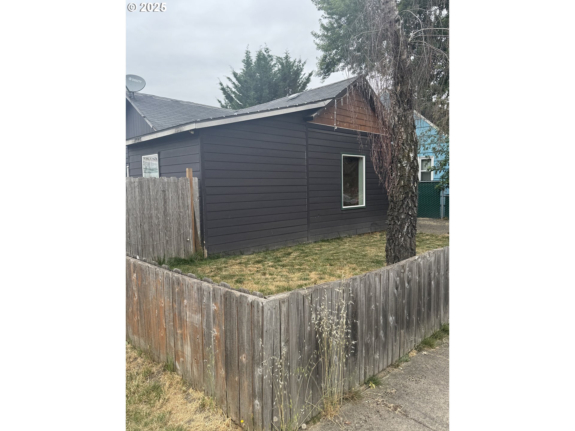 Property Photo: 459 23rd St OR 97301