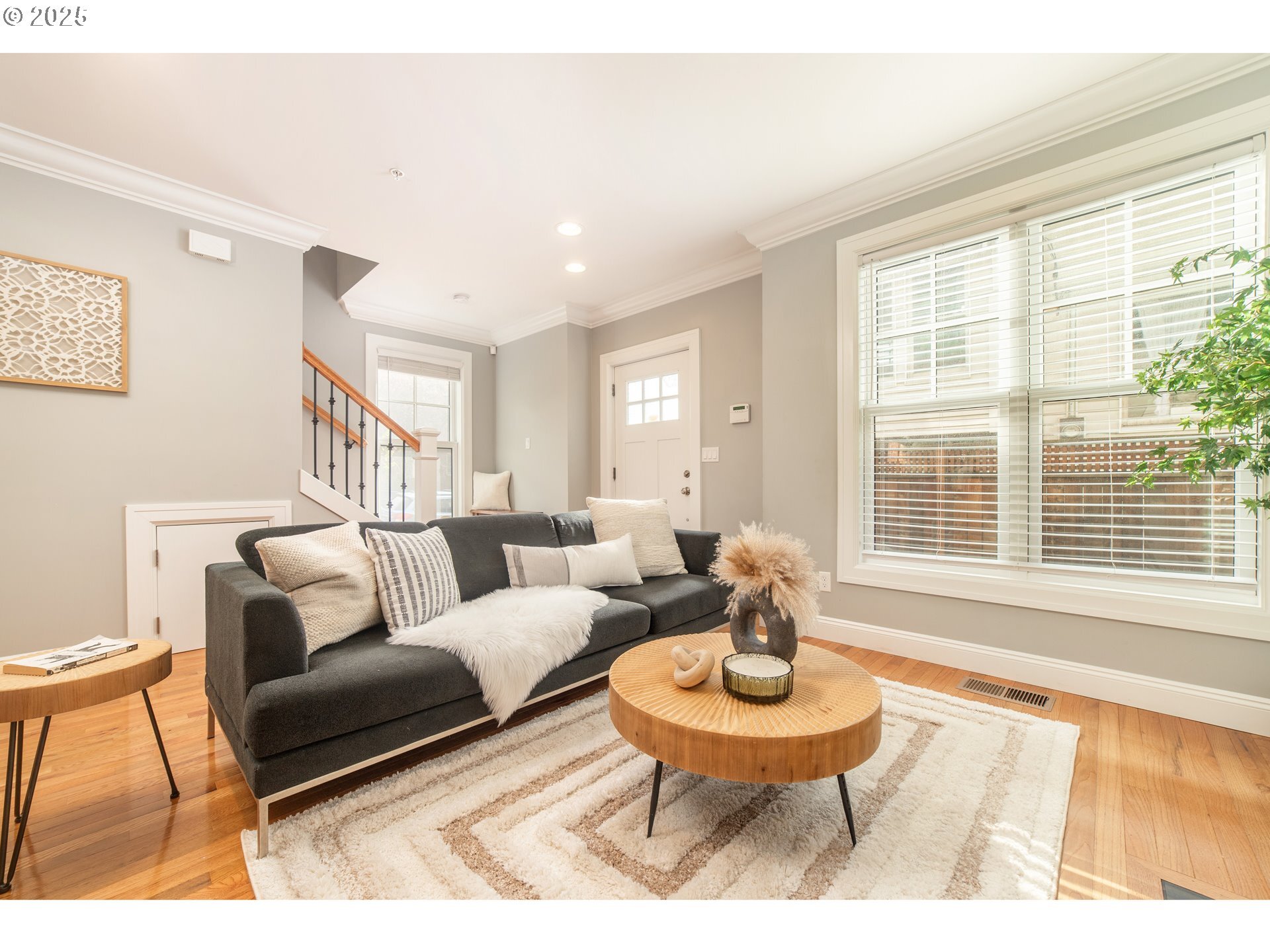 Property Photo: 623 NE Randall Ave OR 97232