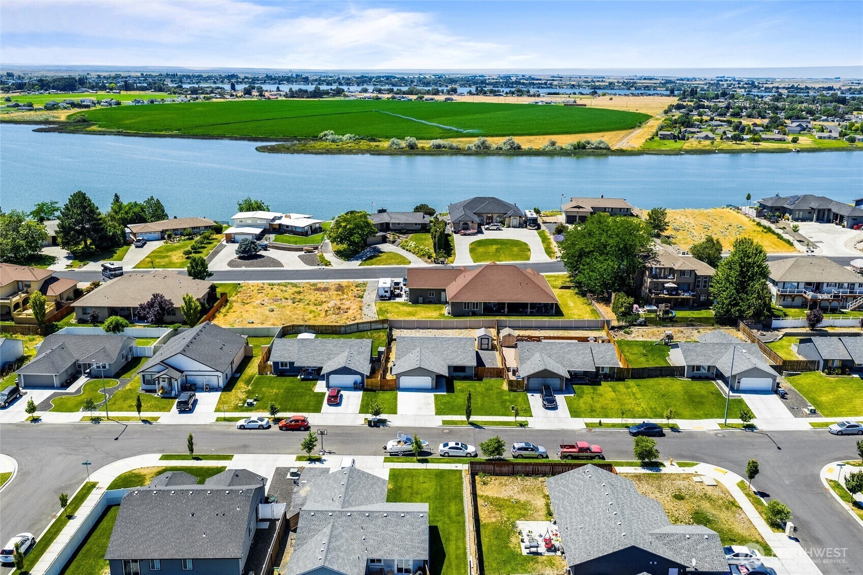 Property Photo:  346 N Saratoga  WA 98837 