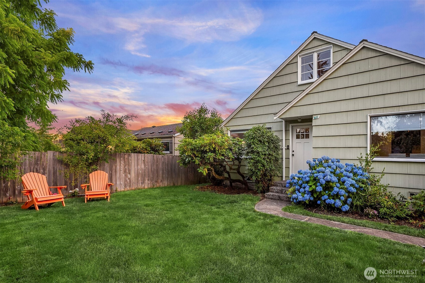 Property Photo: 611 N 143rd Street WA 98133