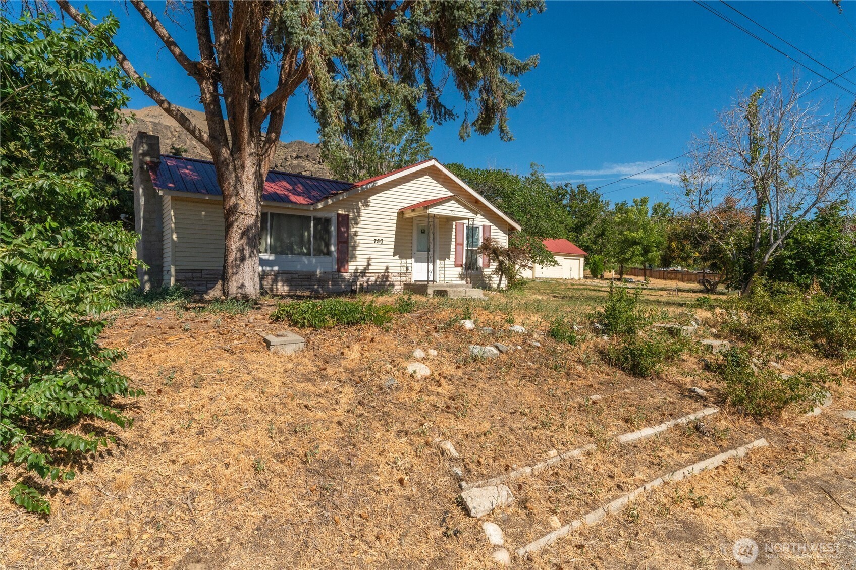 Property Photo:  750  4th Street  WA 98817 