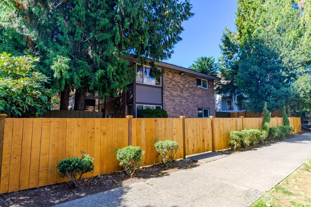 Property Photo: 2211 Franklin Avenue E 5 WA 98102