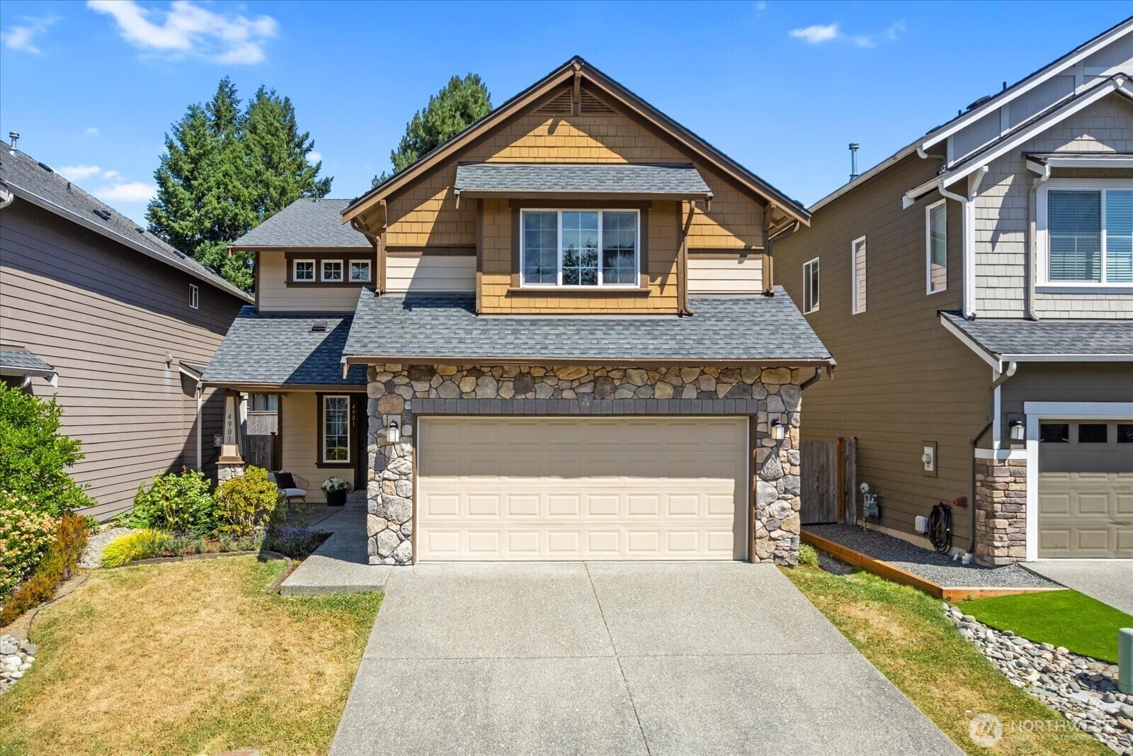 Property Photo: 4901 155th Place SW WA 98026