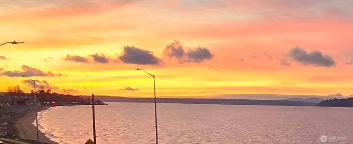 Property Photo:  2200  Alki Avenue SW 203  WA 98116 