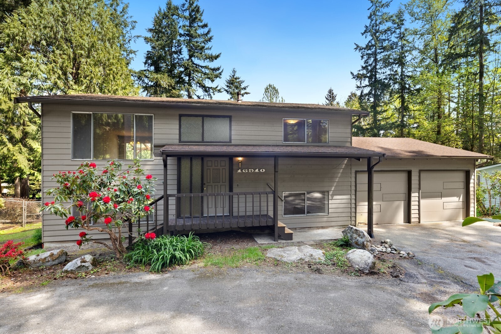 Property Photo: 16910 172nd Place NE WA 98072