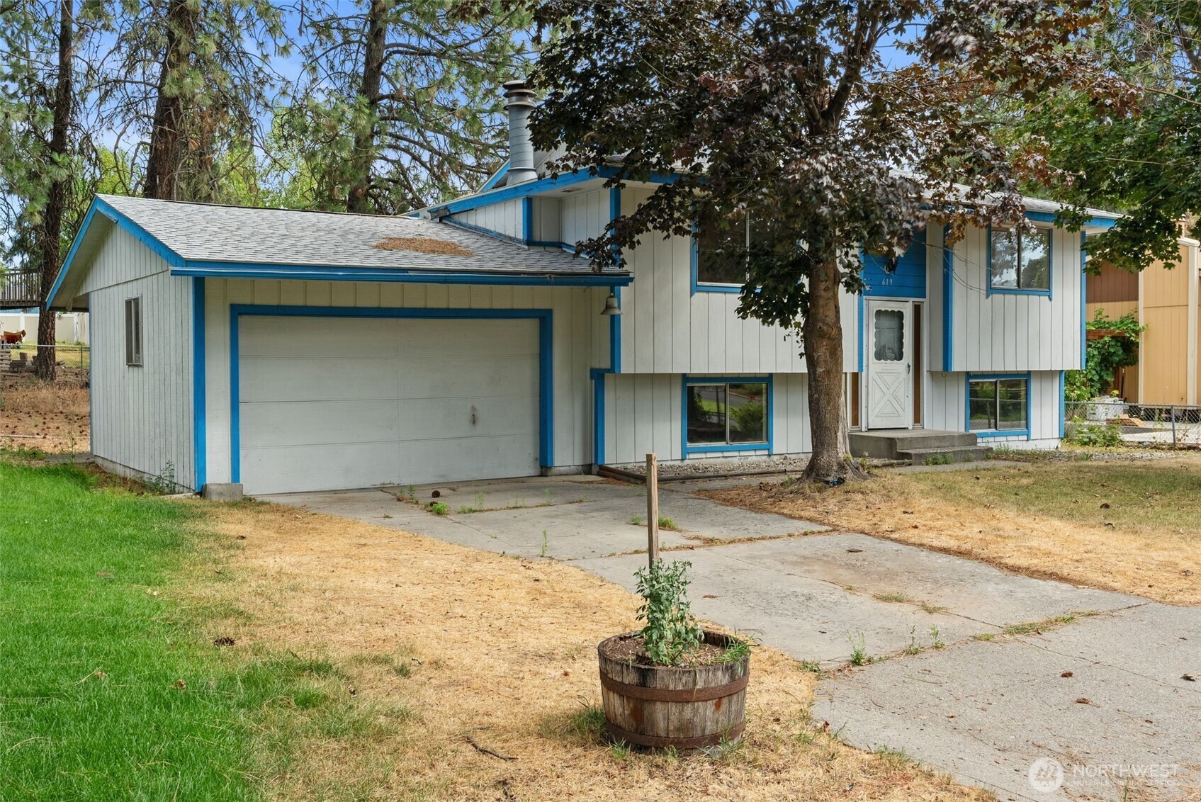 Property Photo: 619 E Calkins Drive WA 99208