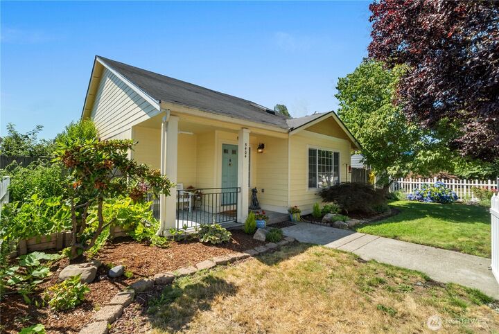 Property Photo:  5404  Parker Road E  WA 98390 