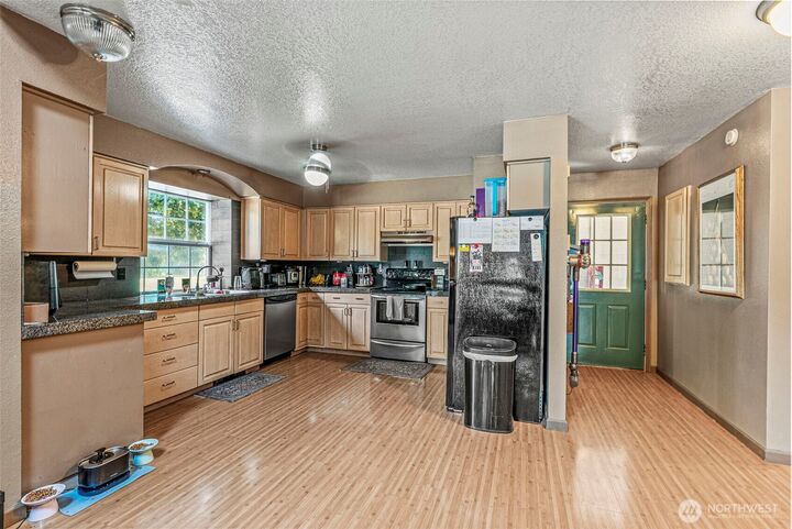 Property Photo: 871 8th Avenue WA 98632