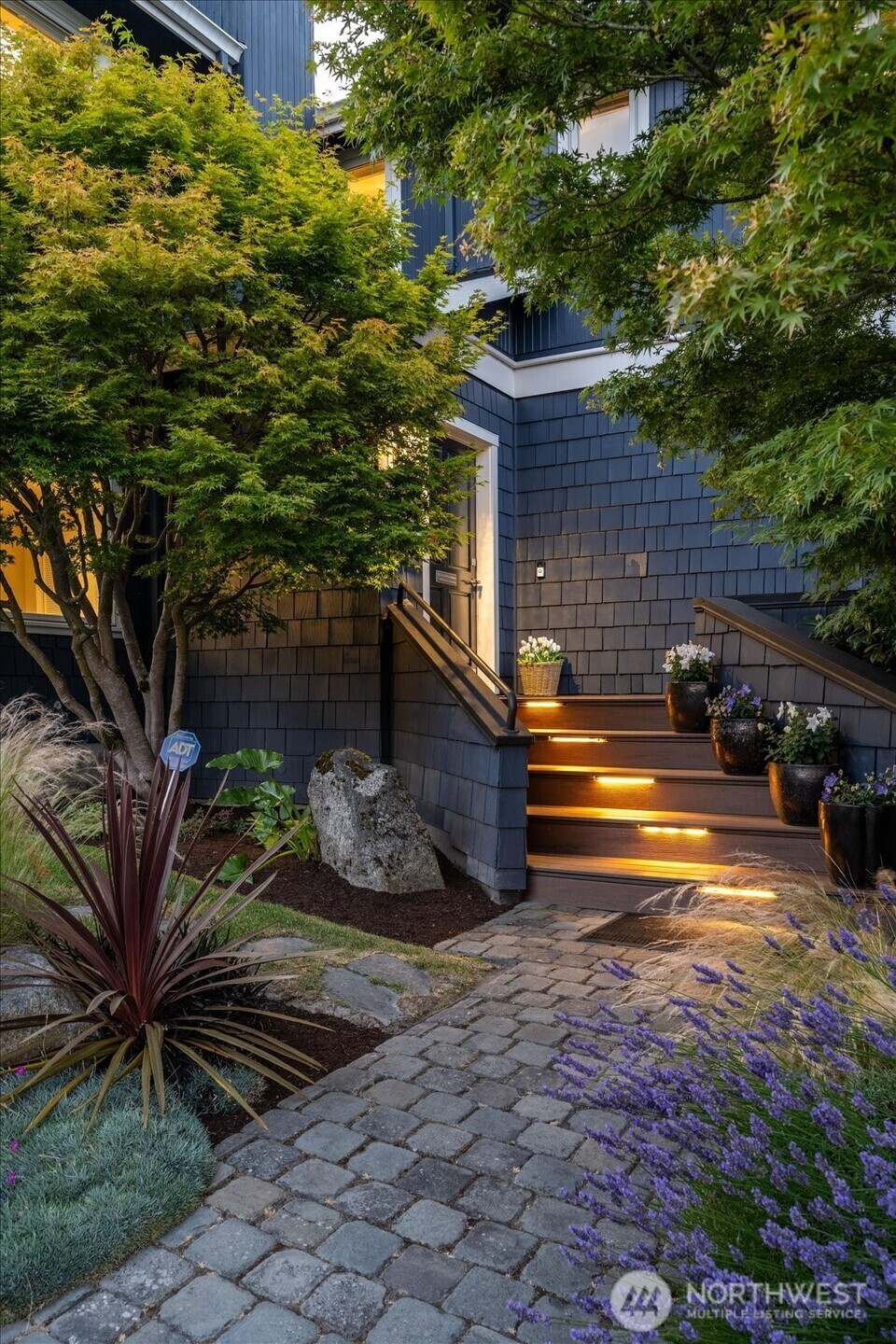 Property Photo:  3904 W Sheridan Street  WA 98199 