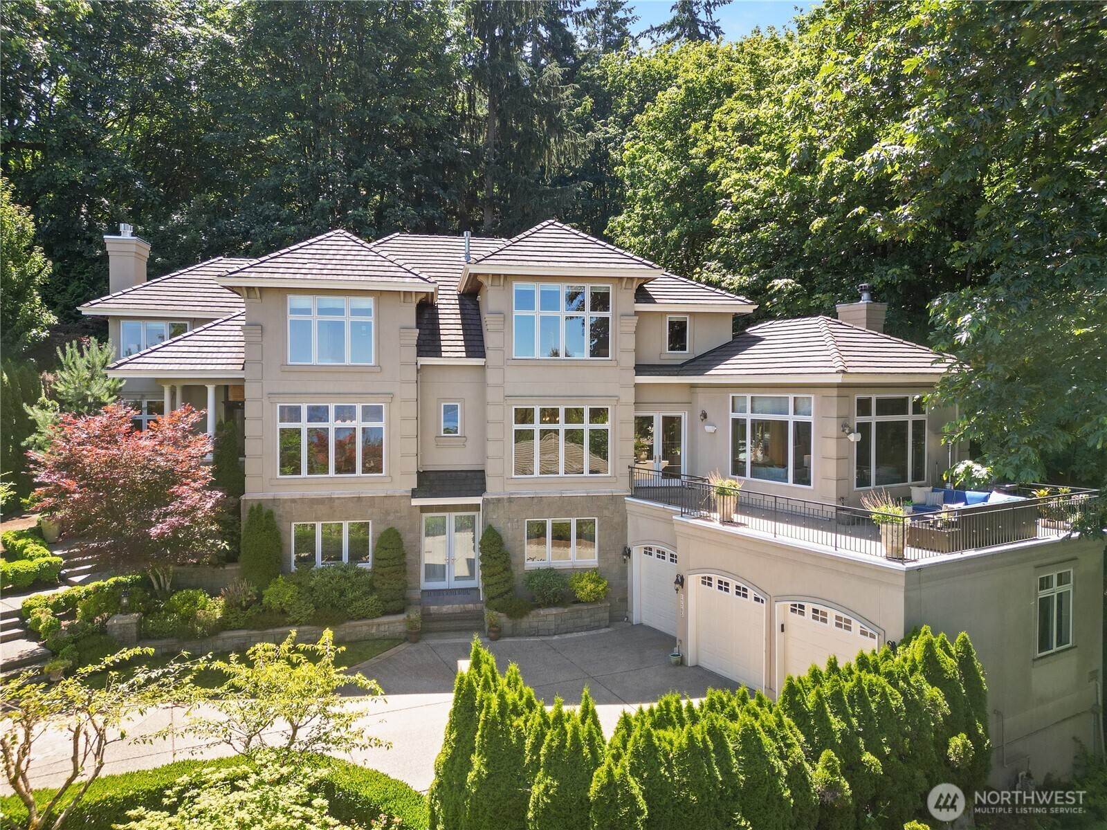 Property Photo:  17705 SE 58th Place  WA 98006 