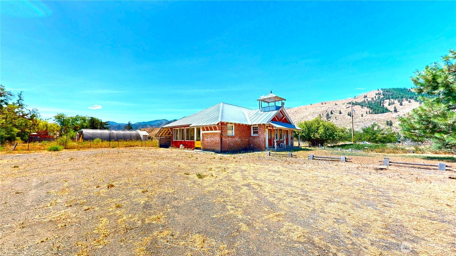 Property Photo: 18 Old Carlton Road WA 98814