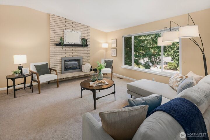 Property Photo:  19514  35th Avenue NE  WA 98155 