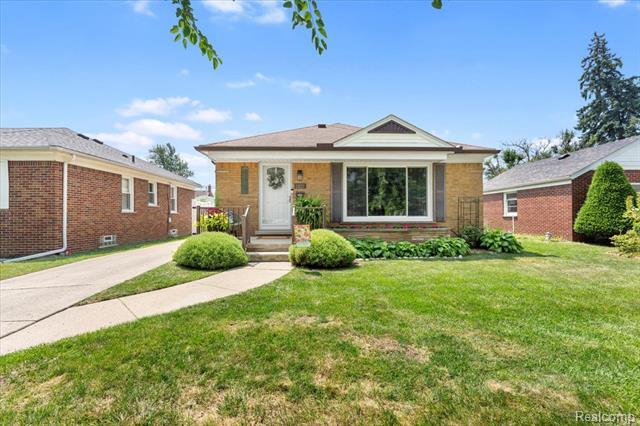 Property Photo:  13121 Rosedale Street  MI 48195 