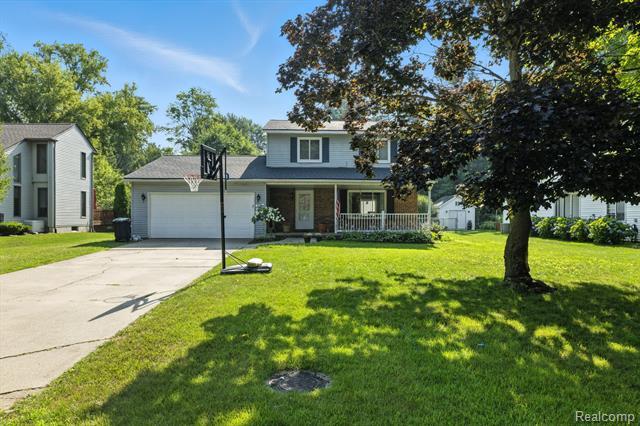 Property Photo:  3544 Old Farm Lane  MI 48059 