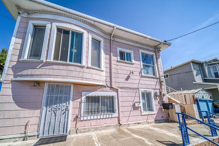 Property Photo: 2520 East 24th Street CA 94601