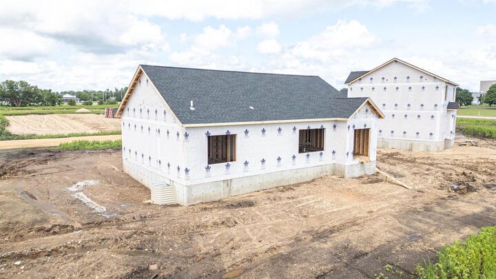 Property Photo: 1720 Kyle Circle WI 53511
