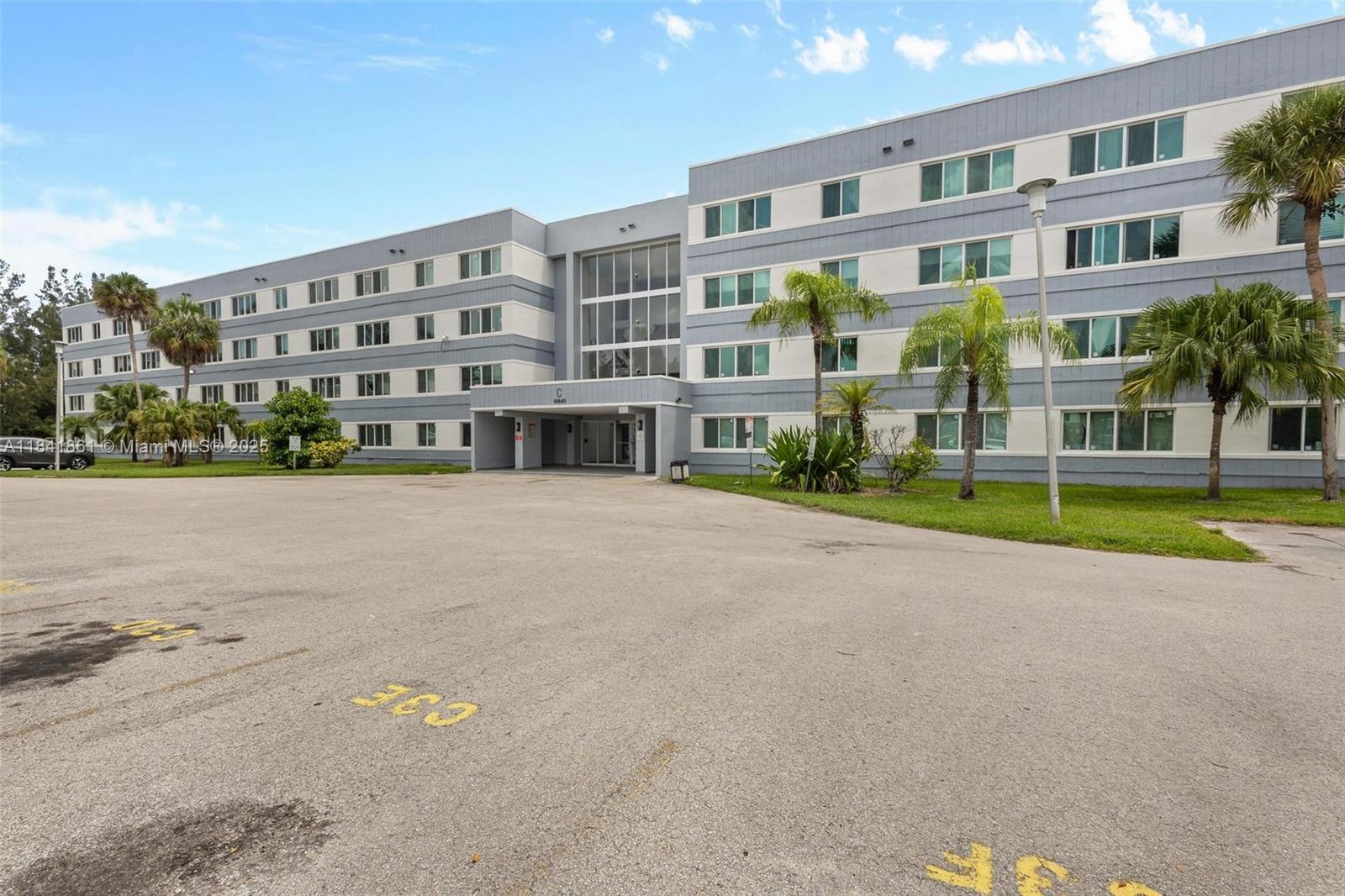 Property Photo:  14840 Naranja Lakes Blvd C1j  FL 33032 